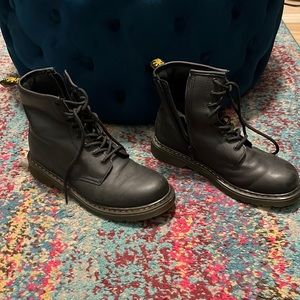 Black doc Martin boots, size US 6